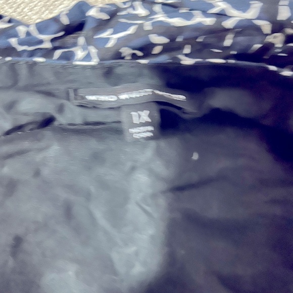 Who What Wear Size 1X Blue and White Lined Sundress. - Picture 3 of 4